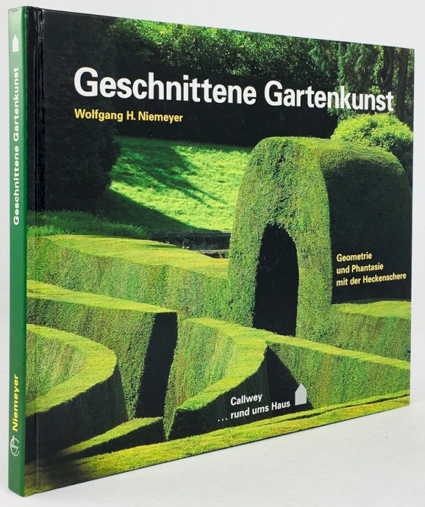 Abbildung von "Geschnittene Gartenkunst. Geometrie und Phantasie mit der Heckenschere. Unter Mitarbeit von Claudia Schreiber."