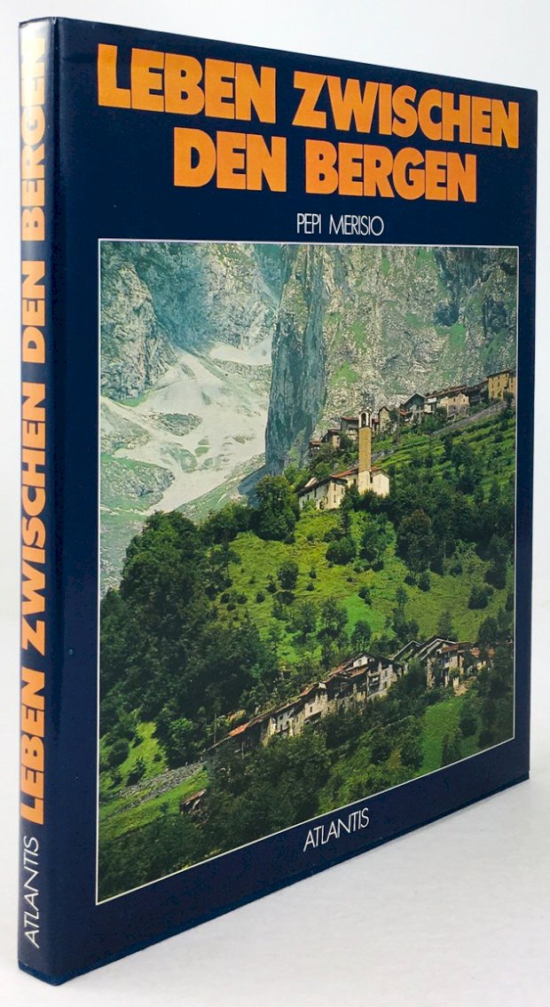 Abbildung von "Leben zwischen den Bergen. Menschen in den italienischen Alpen. Text von Waltraud de Concini."
