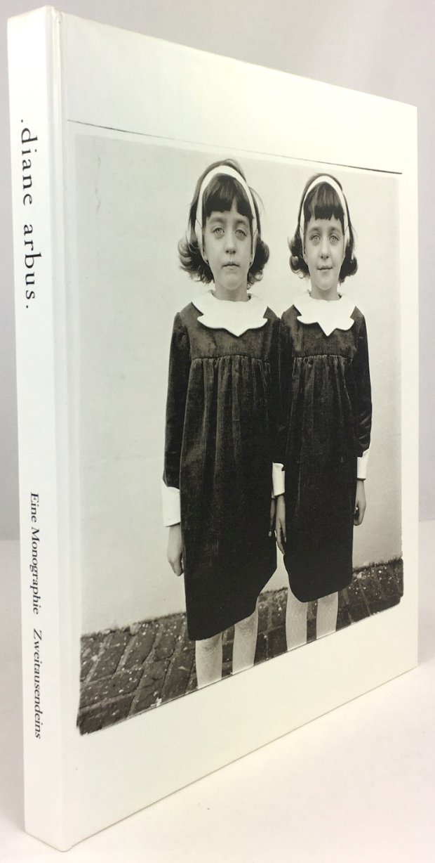 Abbildung von "Diane Arbus. Eine Monographie. Deutsch von Carl Weissner."