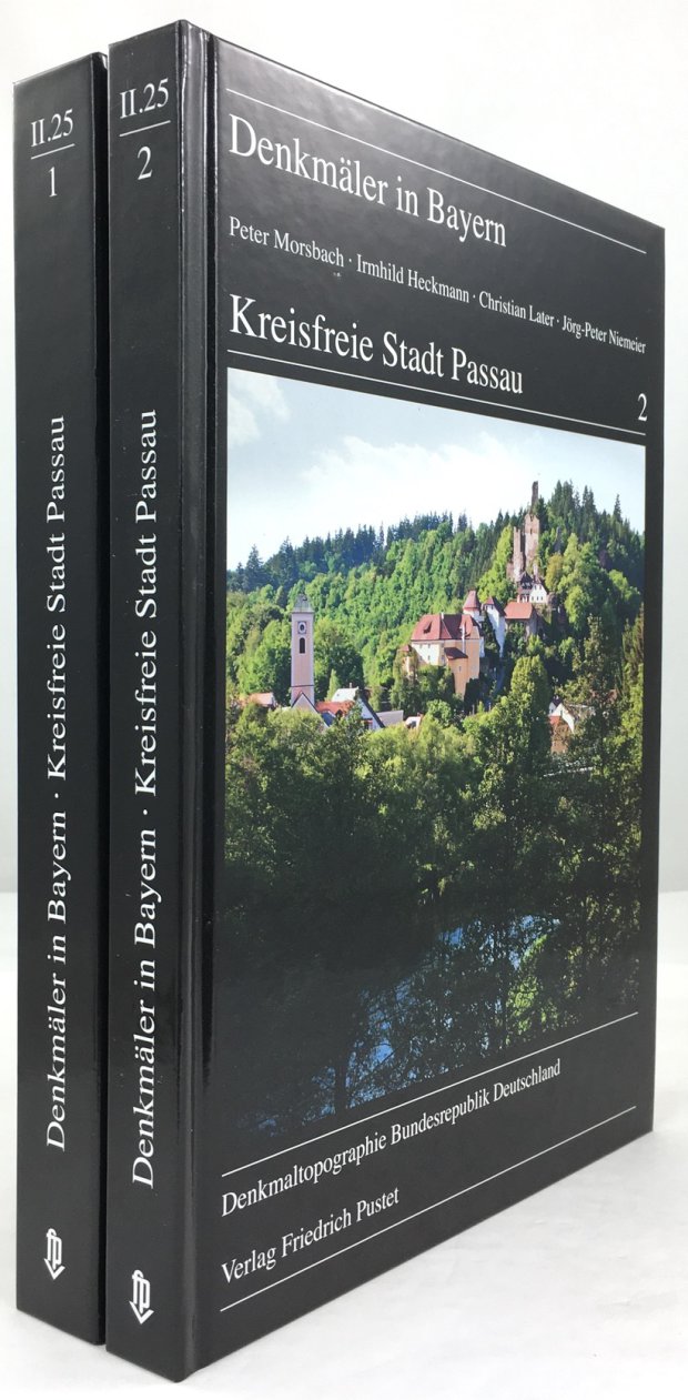 Abbildung von "Kreisfreie Stadt Passau. Ensembles - Baudenkmäler - Bodendenkmäler. Aufnahmen von Michael Geins und Dionys Asenkerschbaumer..."