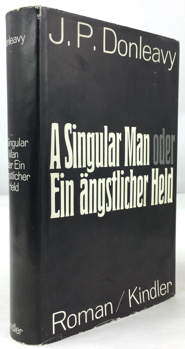 Abbildung von "A singular Man oder ein ängstlicher Held. Roman. Die Übertragung aus dem Englischen besorgte Wolfgang Vorhauer."
