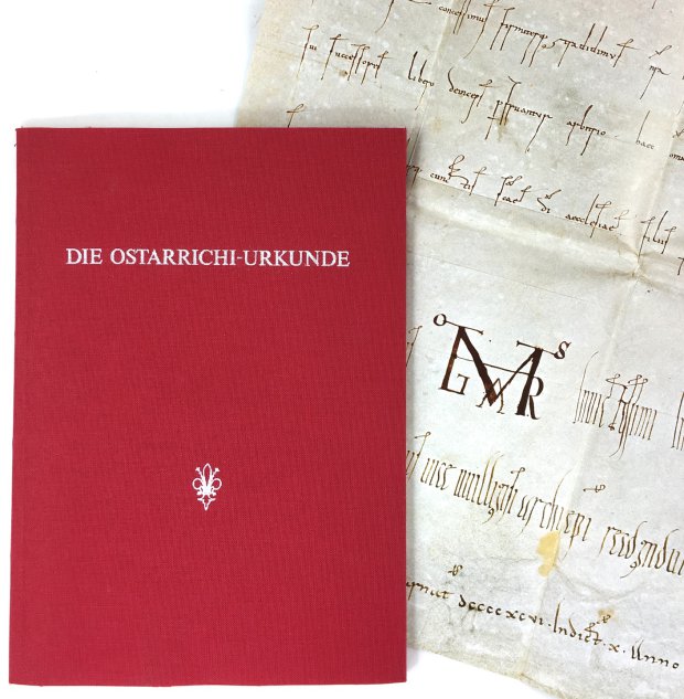 Abbildung von "Die Ostarrichi - Urkunde. Faksimile im Originalformat der Urkunde aus dem Besitz des Bayerischen Hauptstaatsarchivs,..."