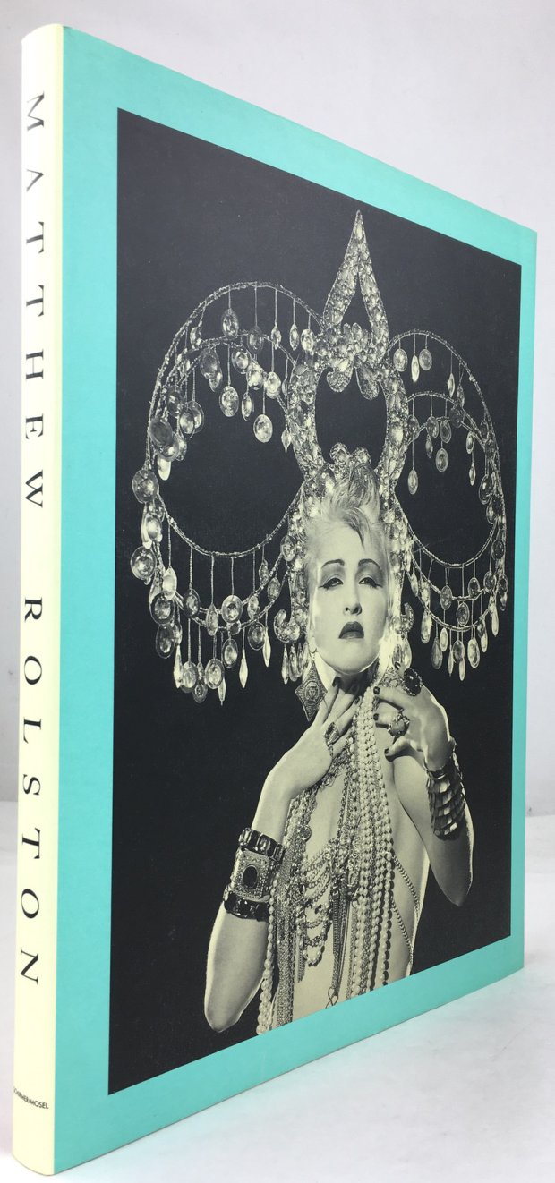 Abbildung von "Big Pictures. A book of Photographs. With an Introduction by Tim Burton. First edition."