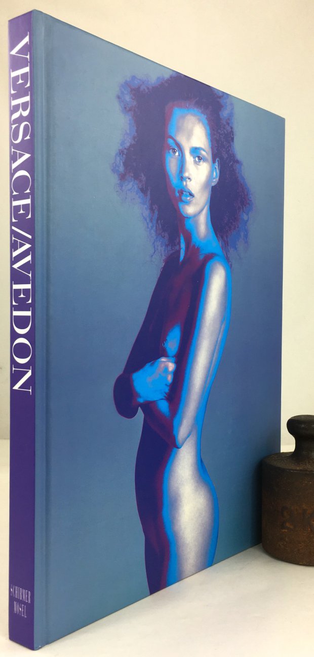 Abbildung von "The Naked & The Dressed. 20 years of Versace. By Avedon."