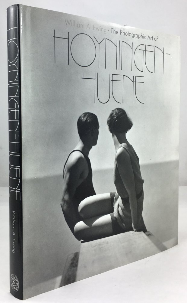 Abbildung von "The Photographic Art of Hoyningen-Huene. Foreword by George Cukor. With 225 illustrations 11 in colour."