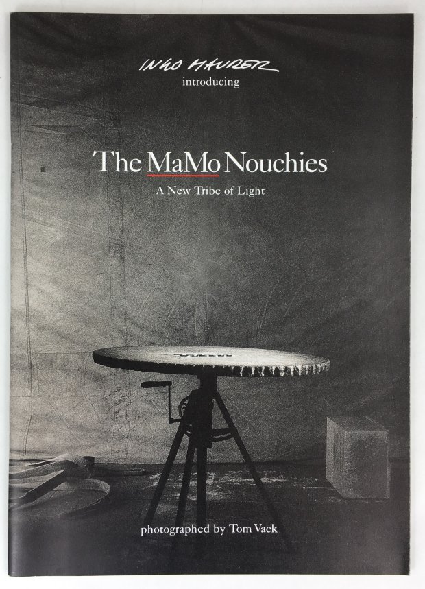 Abbildung von "The MaMo Nouchies. A New Tribe of Light. Photographed by Tom Vack."
